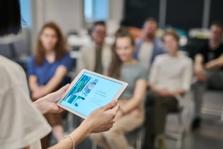 Best Microlearning Ideas for Busy Teams